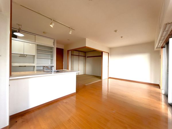 エバーライフヒルズ名島 B棟 リビング