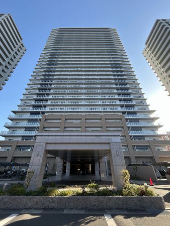 モントーレ香椎浜サーフタワー センターコート 外観 モントーレ香椎浜サーフタワー センターコート 外観