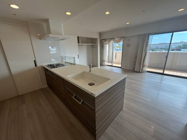 パークサンリヤン名島 リビング パークサンリヤン名島 リビング