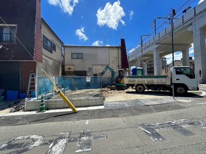 大野城市雑餉隈町1丁目 新築戸建 前面道路含む外観