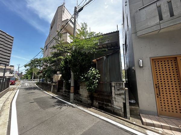 前面道路含む外観