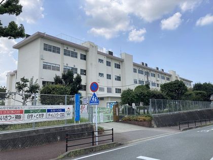 博多区東月隈五丁目 戸建一号棟 福岡市立東月隈小学校(約460m) 福岡市立東月隈小学校(約460m)