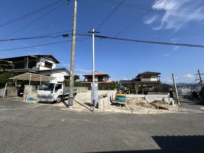 博多区東月隈五丁目 戸建二号棟 前面道路含む外観 前面道路含む外観