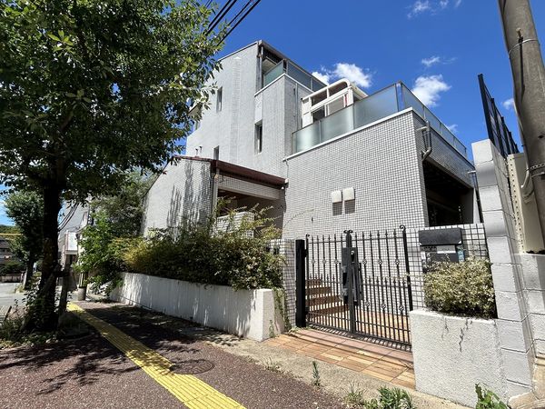 中央区平和三丁目 戸建 外観 中央区平和三丁目 戸建 外観