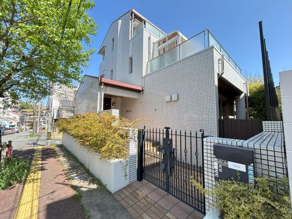 中央区平和三丁目 戸建 外観 中央区平和三丁目 戸建 外観