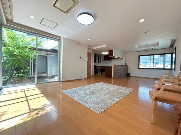 中央区平和三丁目 戸建 リビング 中央区平和三丁目 戸建 リビング