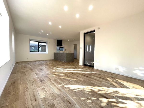 篠栗町庄六丁目 中古戸建 リビング 篠栗町庄六丁目 中古戸建 リビング