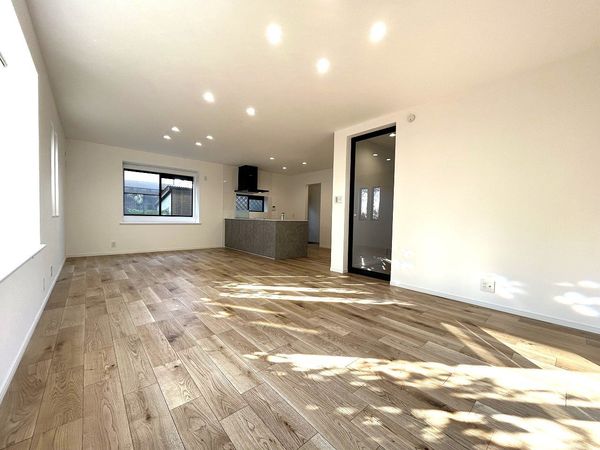 篠栗町庄六丁目 中古戸建 リビング 篠栗町庄六丁目 中古戸建 リビング