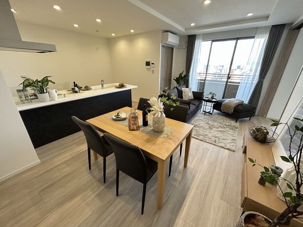 サングレート薬院駅ロイヤルウィン リビング サングレート薬院駅ロイヤルウィン リビング