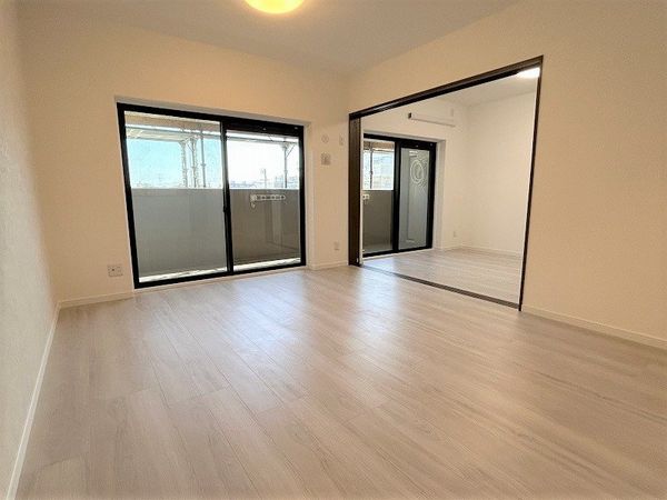 アンピール長住南 リビング アンピール長住南 リビング