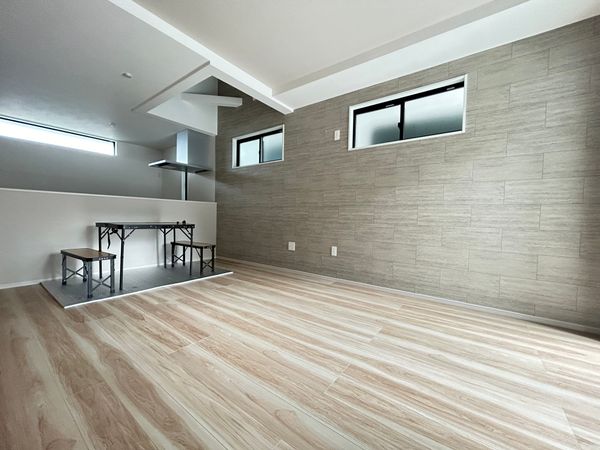 西区愛宕3丁目 新築戸建1号棟 リビング
