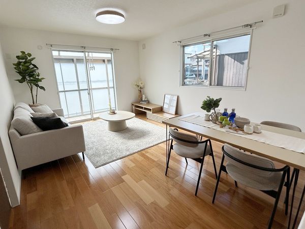 早良区次郎丸1丁目戸建 リビング