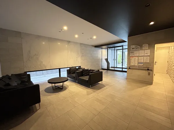 エントランスホール