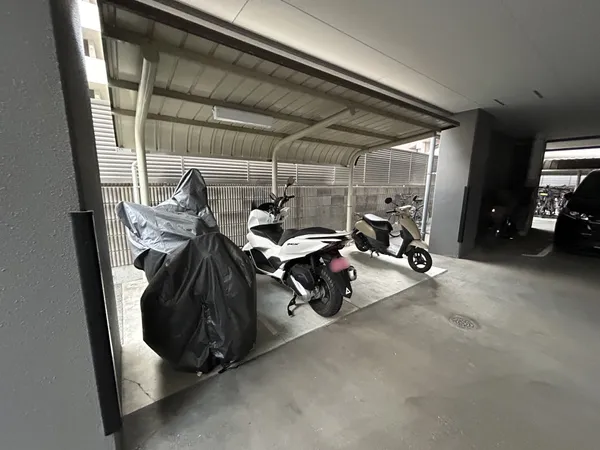 バイク置き場