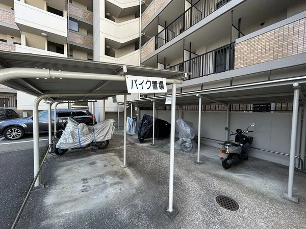 バイク置き場