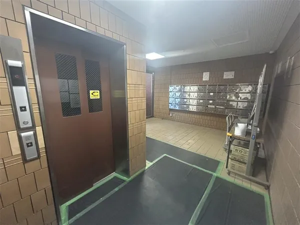 エレベーター乗り場
