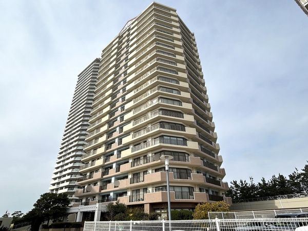 リベーラガーデン J棟(イーストタワー) 外観 リベーラガーデン J棟(イーストタワー) 外観