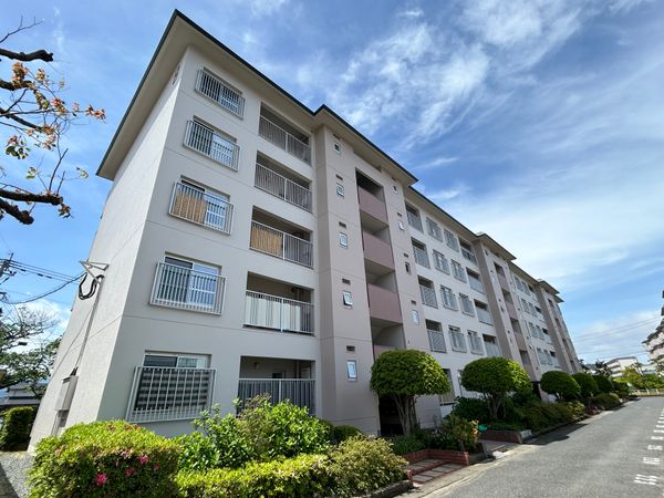 大町団地 8号棟 外観 大町団地 8号棟 外観