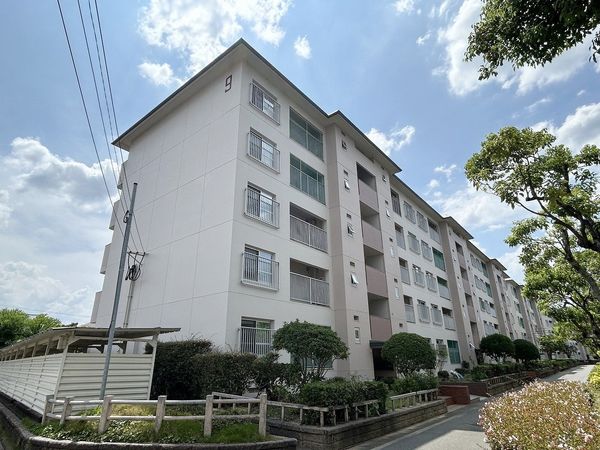 大町団地 9号棟 外観 大町団地 9号棟 外観
