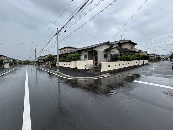 東月隈2丁目土地 前面道路含む外観