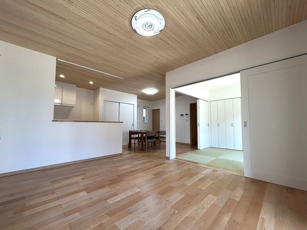 諸岡三丁目 戸建 リビング 諸岡三丁目 戸建 リビング