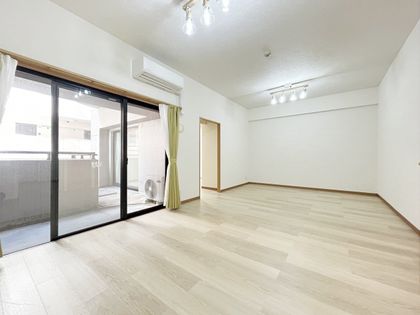 東峰マンションアーバンスクエア博多駅 リビング