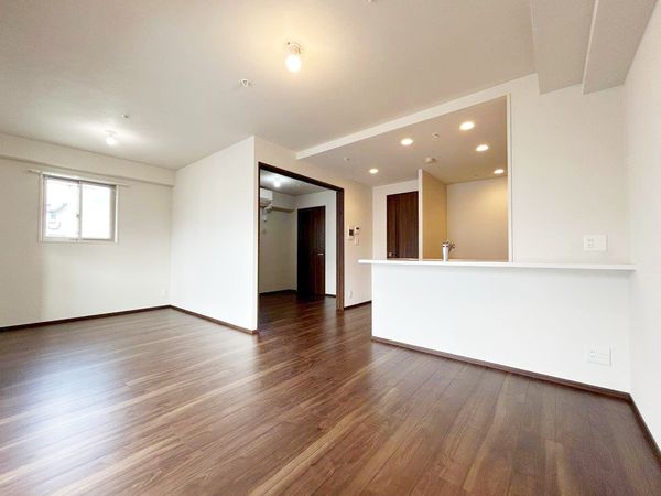 プレサンスロジェ呉服町 リビング