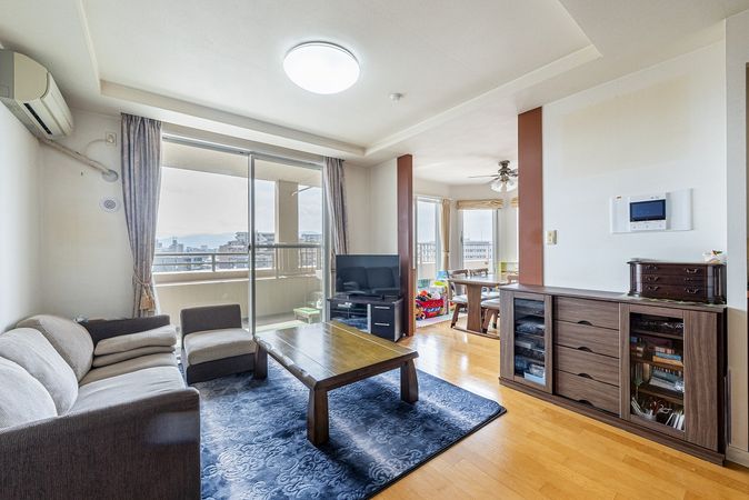 アーサー諸岡親水公園 リビング