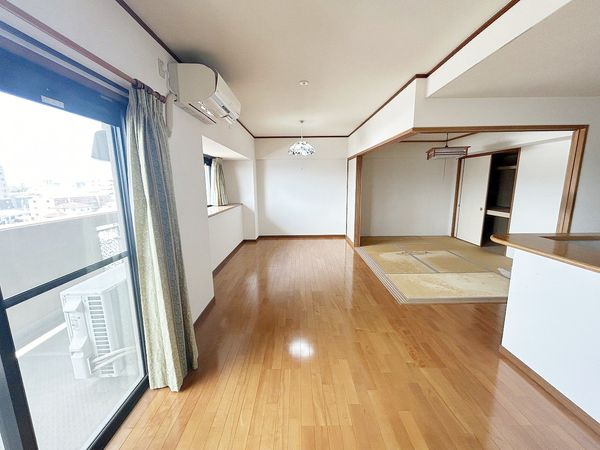 エイルヴィラリベルシティ諸岡 リビング