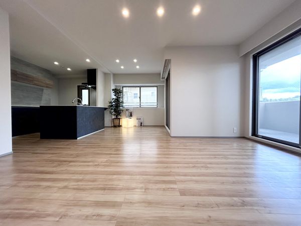 パーク・サンリヤン博多の森Ⅰ・Ⅱ番館 リビング