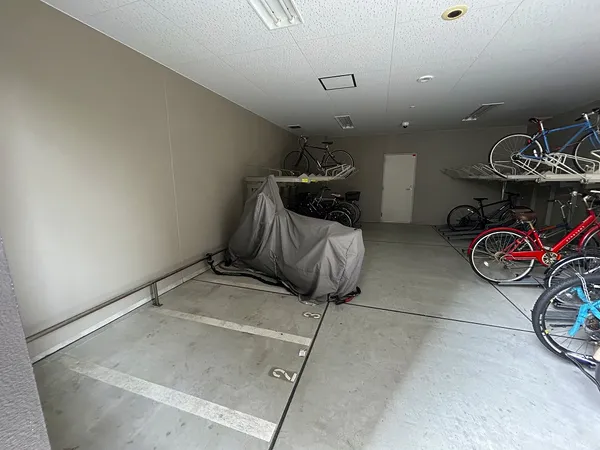 バイク置き場・駐輪場
