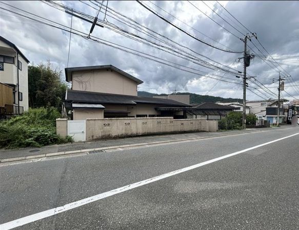 前面道路含む外観