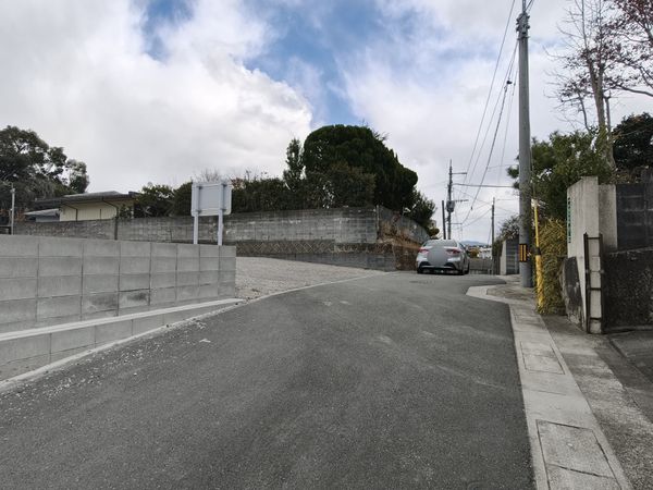 中央区平尾浄水町 土地 前面道路含む外観