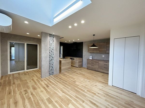 南区長住6丁目 戸建 リビング