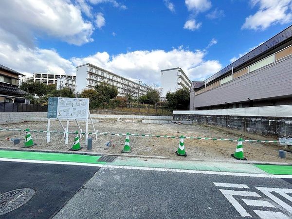 モクスガーデン六本松 前面道路含む外観 モクスガーデン六本松 前面道路含む外観