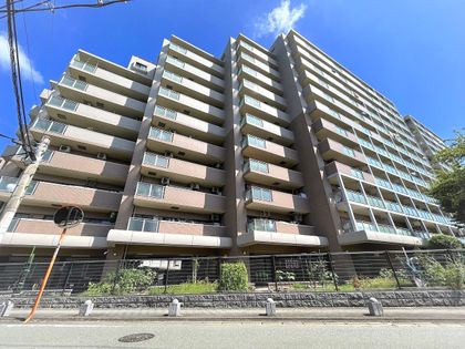 レークサイド野多目 西棟 外観