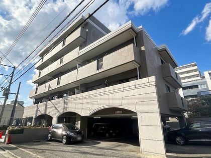 地行パーク・マンション 外観