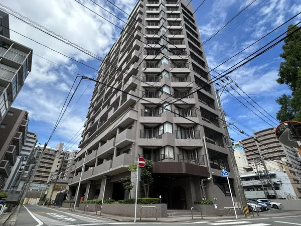 西鉄天神大牟田線「西鉄平尾」駅まで徒歩3分！三井不動産旧分譲のファミリータイプ物件です！