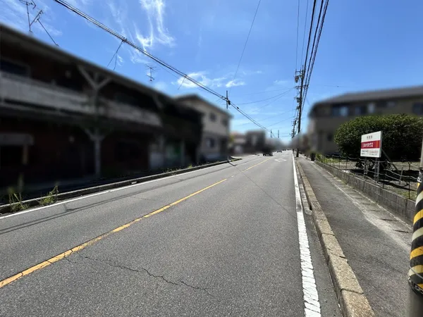 東側前面道路