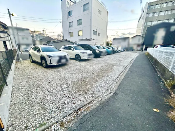 北側からの写真。整形地で約223.7平米の広さ、平坦な土地です。