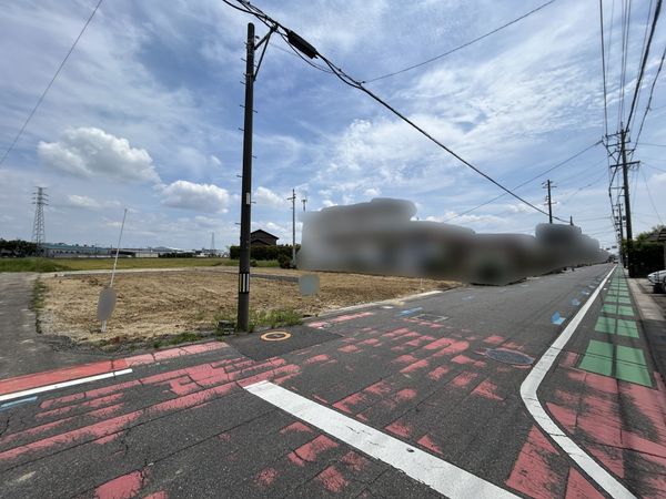 前面道路含む外観