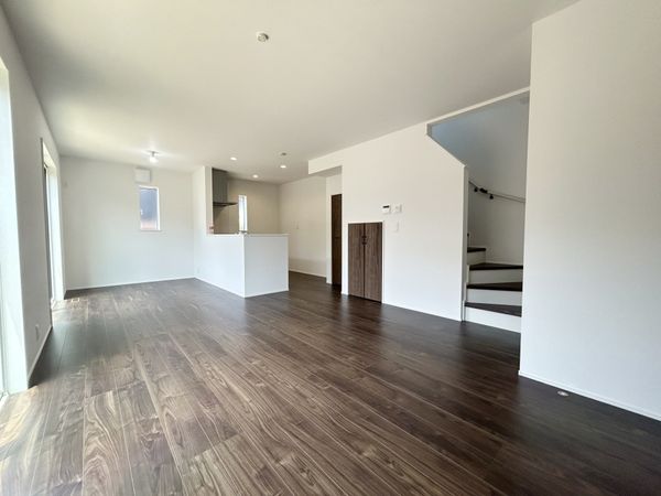 高浜市屋敷町2丁目 2号棟 リビング 高浜市屋敷町2丁目 2号棟 リビング