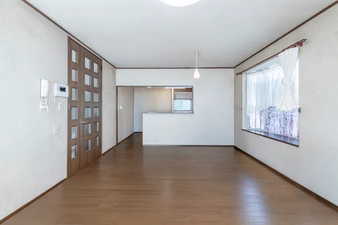 画像は室内写真・間取図を元に、CGにて再現した「空室リフォームイメージ」であり、リフォーム工事費用は価格に含まれておらず、現況でのお引渡となります。