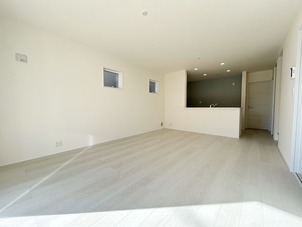 知立市八橋町的場 新築戸建3号棟 リビング