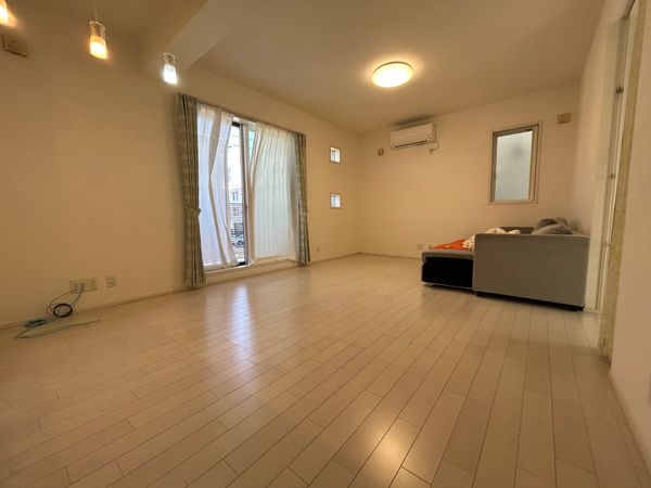 刈谷市稲場町6丁目 戸建 リビング