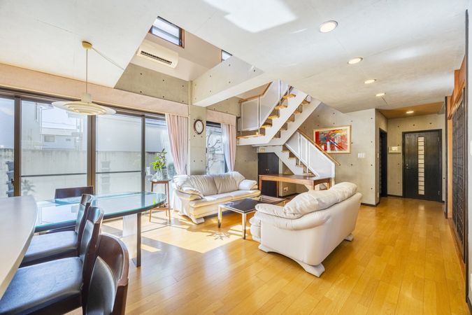 高浜市青木町5丁目 戸建 リビング