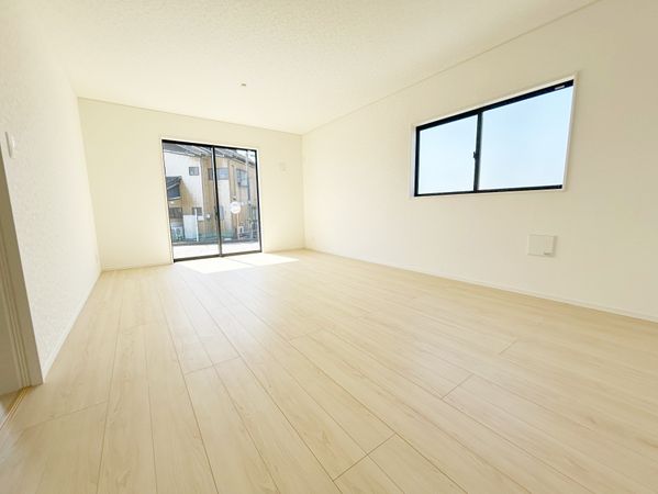 高浜市向山町6丁目 2号棟 リビング 高浜市向山町6丁目 2号棟 リビング