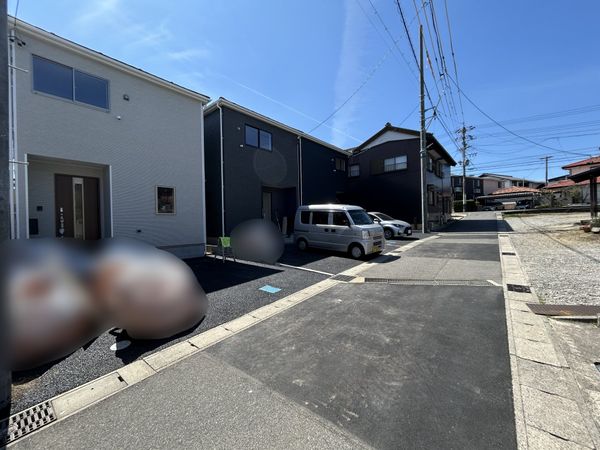 高浜市稗田町五丁目 1号棟 前面道路含む外観 高浜市稗田町五丁目 1号棟 前面道路含む外観