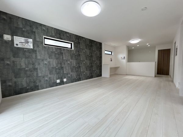 刈谷市泉田町絵下城 1号棟 リビング