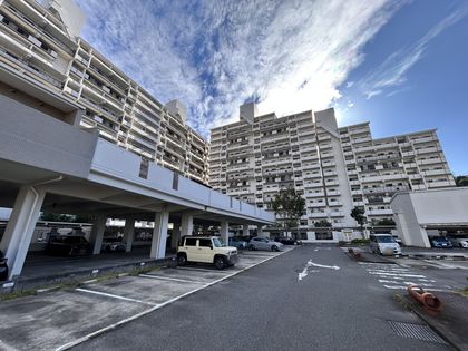 ロイヤルコート半田 壱番館 外観
